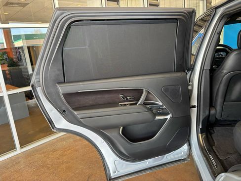 Used 2025 Land Rover Range Rover Long Wheelbase SE image 24