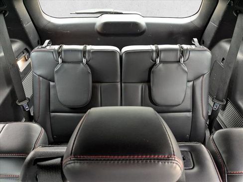 Used 2025 Ford Explorer ST-Line w/ ST-Line Street Pack image 22