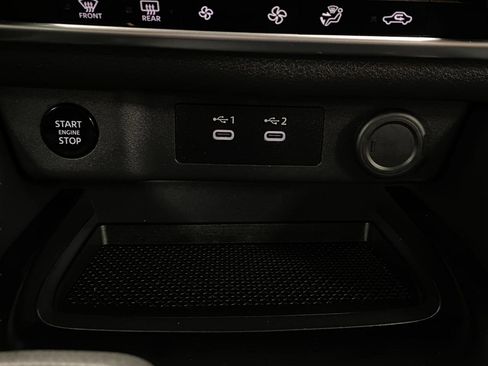 Certified 2025 Nissan Rogue SV image 25