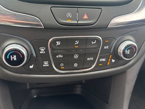 Used 2024 Chevrolet Equinox LT image 23