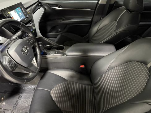 Used 2022 Toyota Camry SE FWD image 14