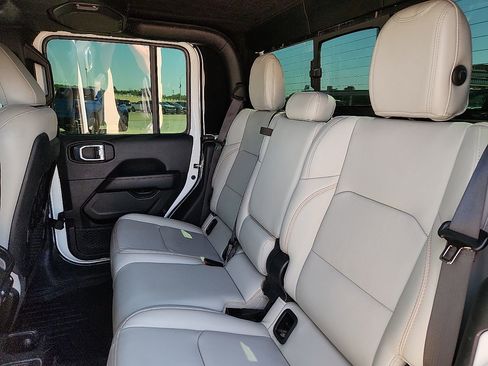Used 2022 Jeep Gladiator Mojave w/ Dual Top Group AWD/4WD image 5
