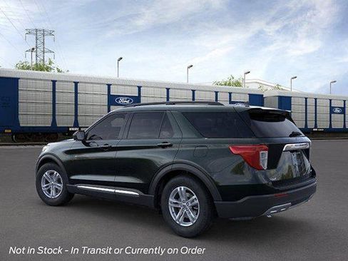 Certified 2022 Ford Explorer XLT w/ Equipment Group 202A AWD/4WD image 4
