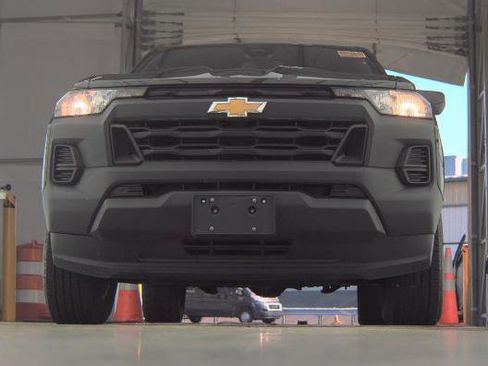 Used 2023 Chevrolet Colorado W/T RWD image 8