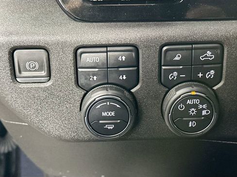 Used 2023 Chevrolet Silverado 1500 High Country w/ Technology Package AWD/4WD image 25