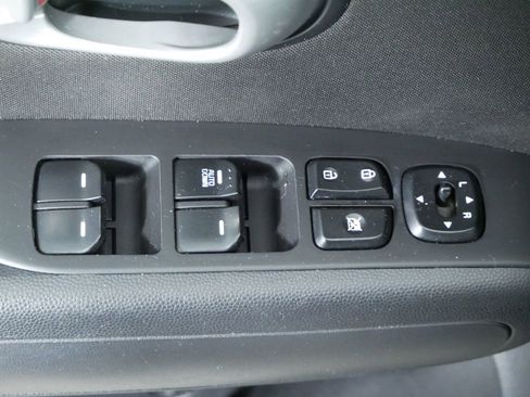 Used 2016 Kia Soul Base image 21