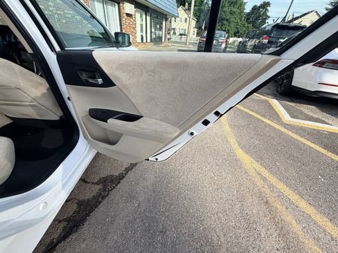 Used 2013 Honda Accord LX image 61