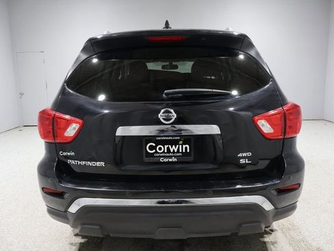 Used 2019 Nissan Pathfinder SL image 3