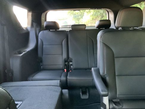 New 2026 Chevrolet Traverse Z71 w/ Driver Confidence Package image 12