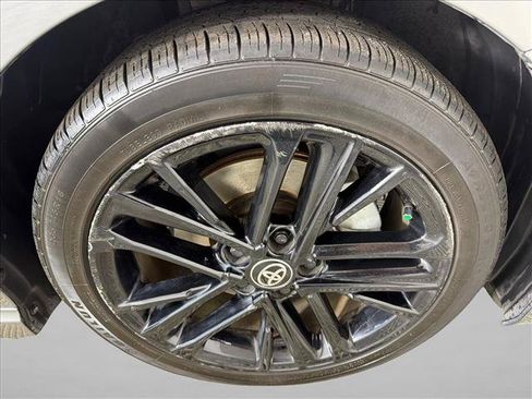 Used 2025 Toyota Camry SE FWD image 12