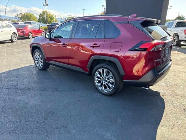 Used 2023 Toyota RAV4 XLE Premium AWD/4WD image 4