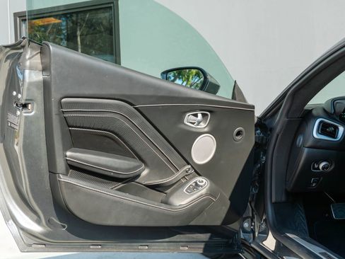 Used 2019 Aston Martin V8 Vantage Coupe image 67