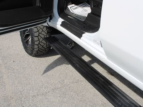 Used 2024 GMC Sierra 2500 AT4 w/ AT4 Premium Plus Package image 21