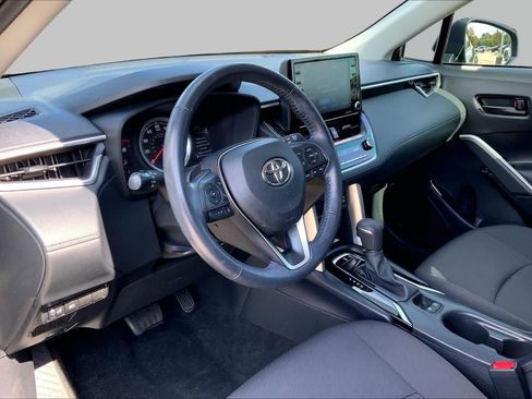 Used 2022 Toyota Corolla Cross LE w/ Moonroof Package FWD image 17
