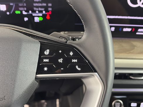 Used 2025 Audi Q5 Premium Plus w/ Premium Plus image 30