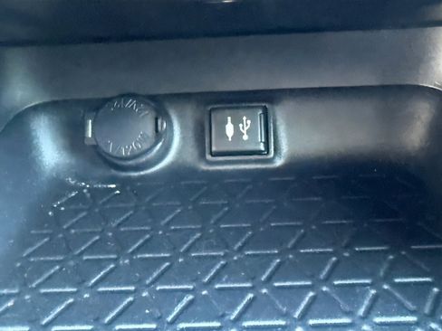 Used 2019 Toyota RAV4 LE image 24