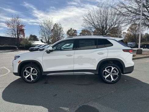 New 2026 Volkswagen Tiguan SE image 2