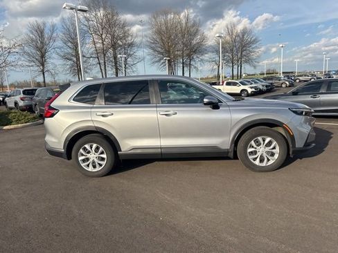 Used 2025 Honda CR-V LX image 7
