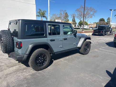 Used 2025 Jeep Wrangler Willys image 7