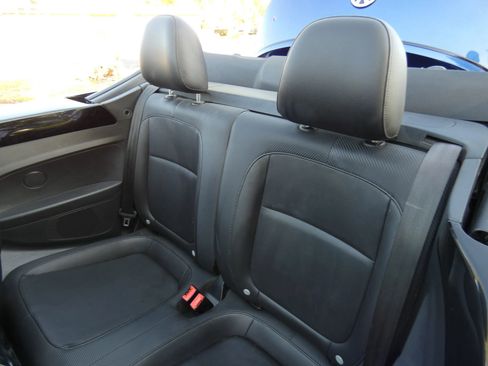 Used 2014 Volkswagen Beetle R-Line image 43