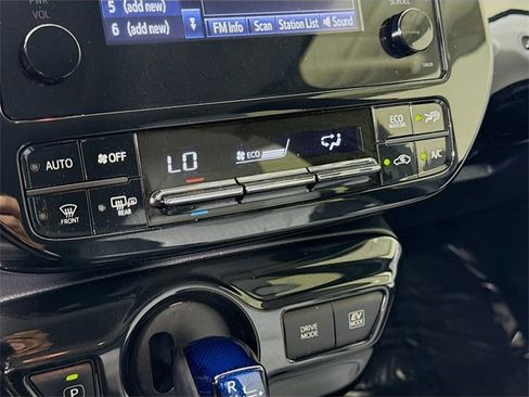 Certified 2016 Toyota Prius Two image 15