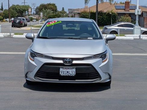Used 2023 Toyota Corolla LE FWD image 2