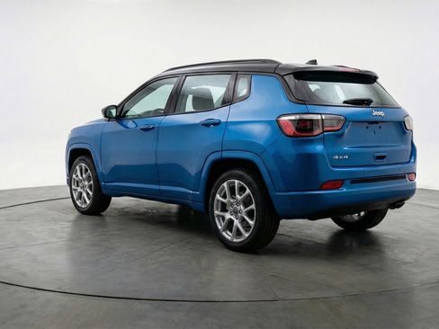 Used 2025 Jeep Compass Limited image 6