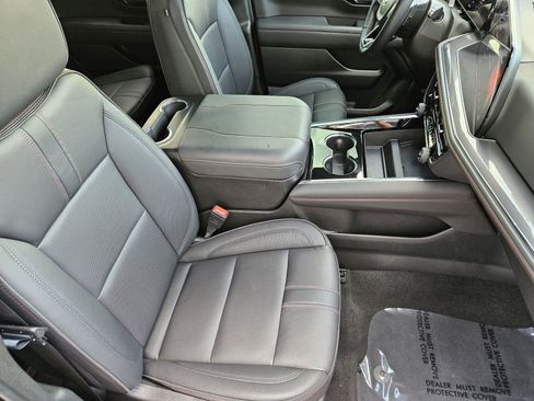 Certified 2025 Chevrolet Tahoe RST w/ Advanced Technology Package AWD/4WD image 18