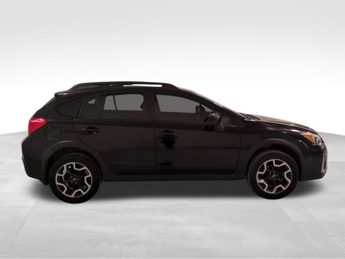 Used 2016 Subaru Crosstrek 2.0i Premium w/ Moonroof Package image 3