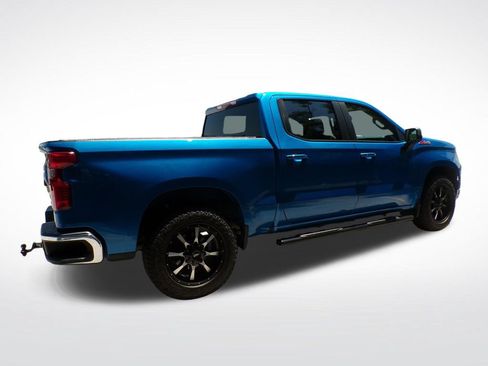 Used 2023 Chevrolet Silverado 1500 LT w/ Z71 Off-Road Package AWD/4WD image 8
