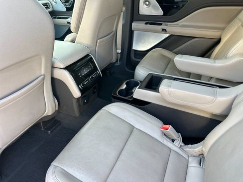 Certified 2021 Lincoln Aviator Reserve w/ Equipment Group 202A AWD/4WD image 11