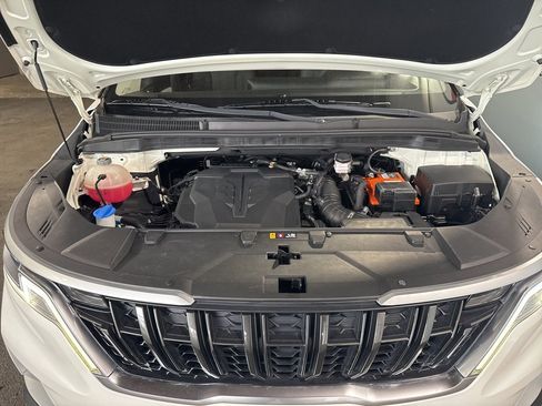 Used 2022 Kia Carnival LX image 42