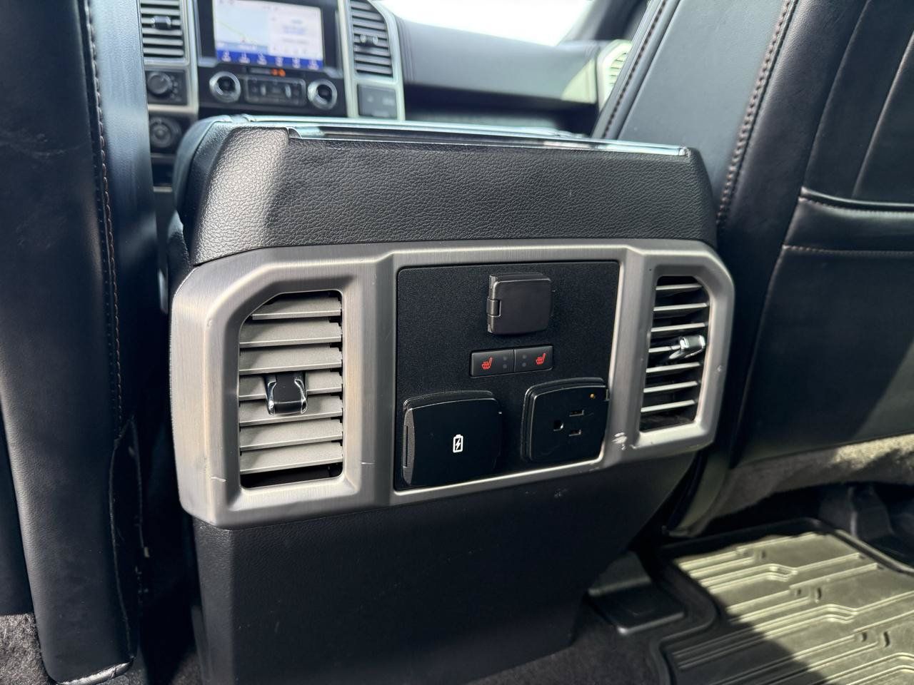 Used 2019 Ford F150 Platinum w/ Equipment Group 701A Luxury AWD/4WD image 17