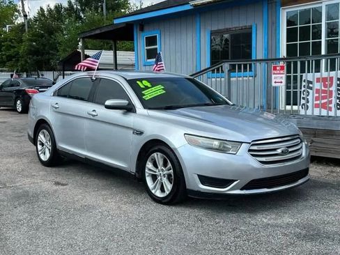 Used 2014 Ford Taurus SEL image 4
