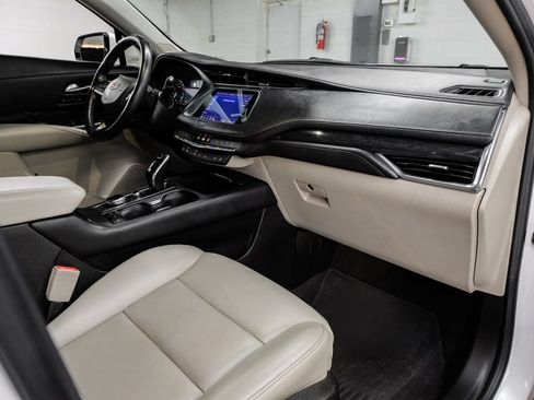 Used 2021 Cadillac XT4 Premium Luxury FWD image 18