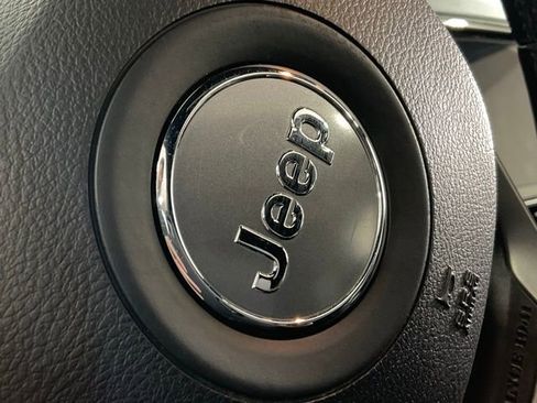 Used 2020 Jeep Grand Cherokee Limited w/ Luxury Group II image 43