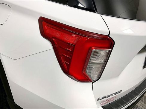 Used 2023 Ford Explorer Limited image 29