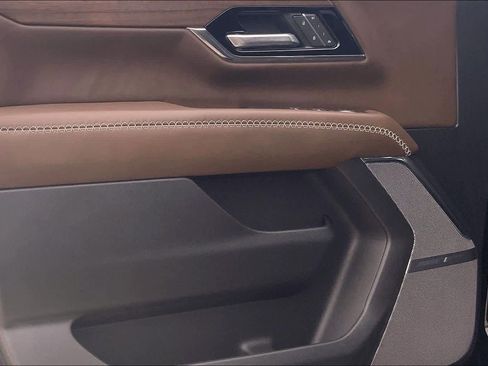 Used 2025 GMC Yukon Denali Ultimate image 18