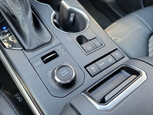 Used 2021 Toyota Highlander XSE image 26