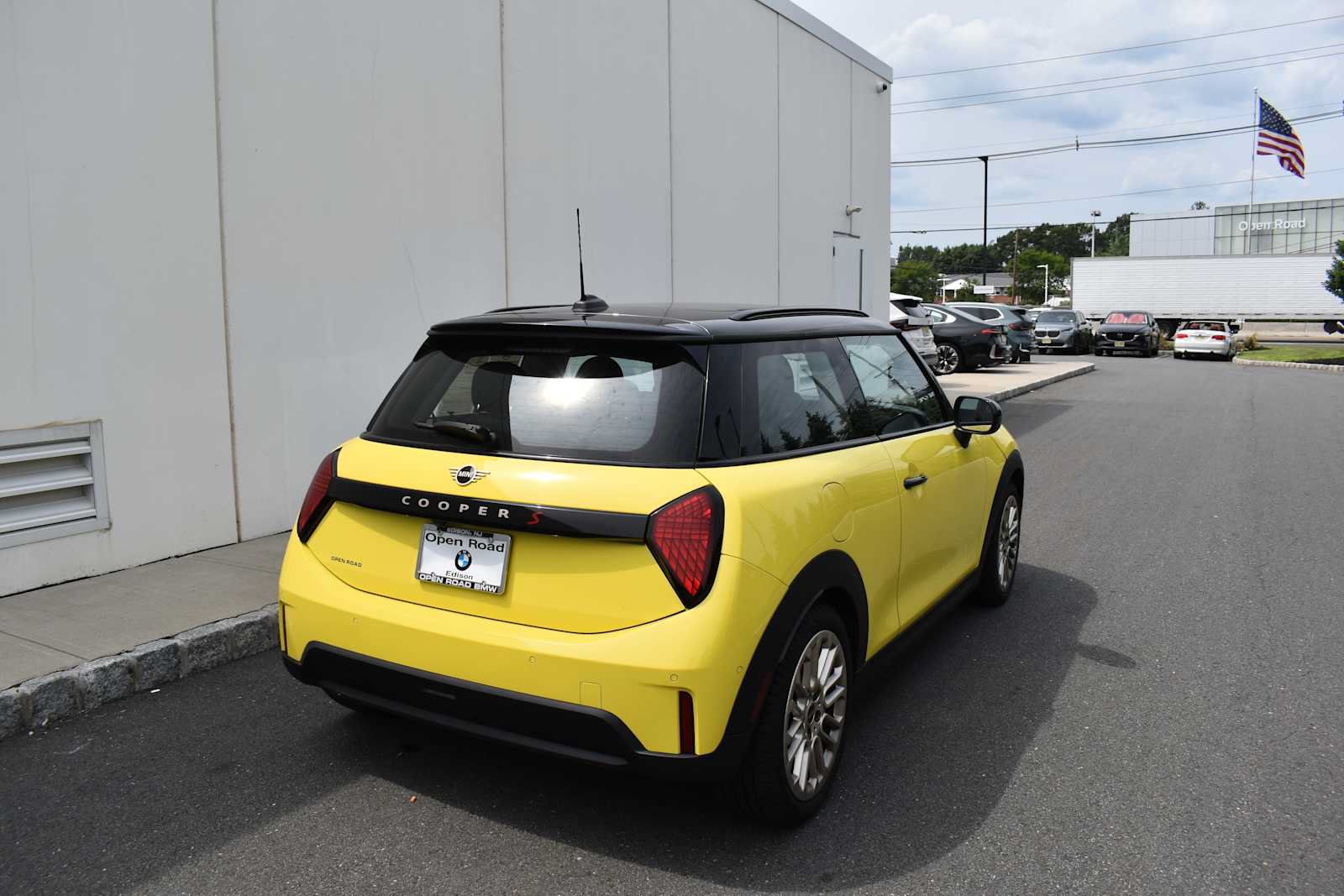 Used 2025 MINI Cooper S FWD image 5