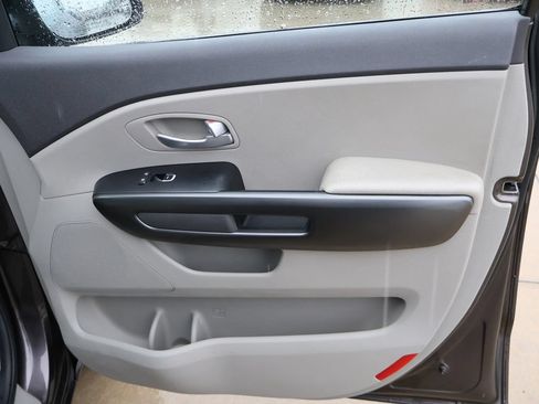 Used 2015 Kia Sedona LX w/ LX Convenience Package FWD image 38