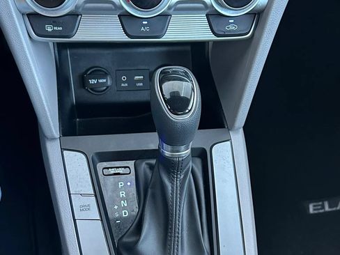 Used 2019 Hyundai Elantra SE FWD image 16
