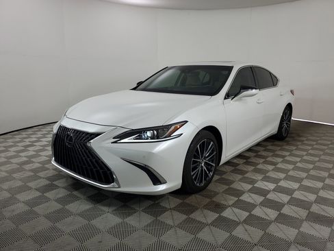 Used 2023 Lexus ES 350 w/ Premium Package image 4