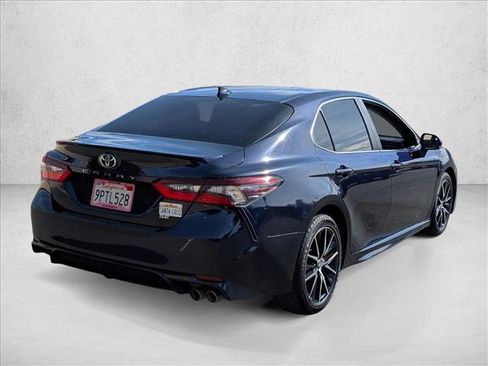 Used 2021 Toyota Camry SE image 5