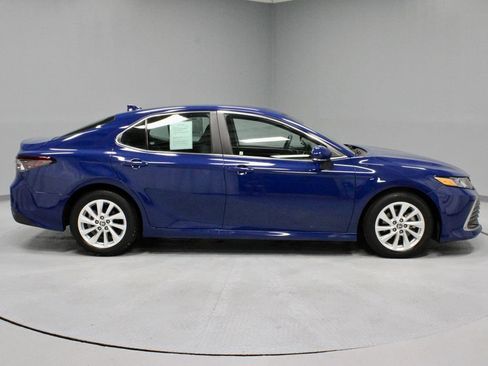 Used 2023 Toyota Camry LE w/ Convenience Package FWD image 11