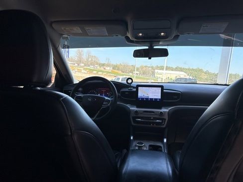 Used 2022 Ford Explorer XLT w/ Equipment Group 202A image 13