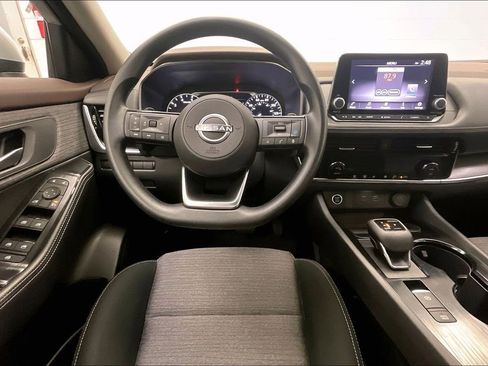 Certified 2022 Nissan Rogue SV image 4