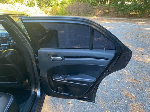 Used 2019 Chrysler 300 S image 50