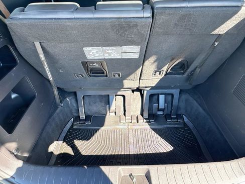 Certified 2025 Kia Carnival SX FWD image 29
