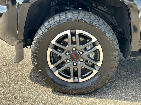 Used 2025 Toyota Tacoma TRD Sport image 41